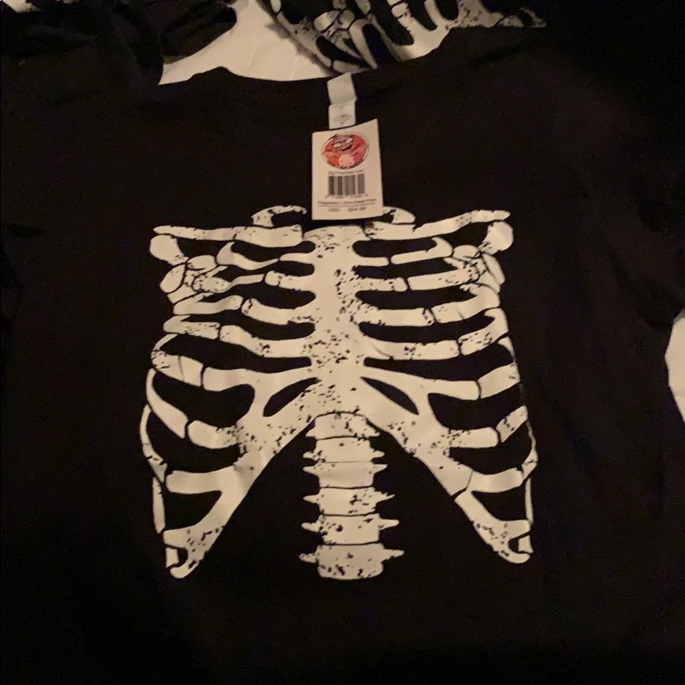 Women’s skeleton ribcage shirt